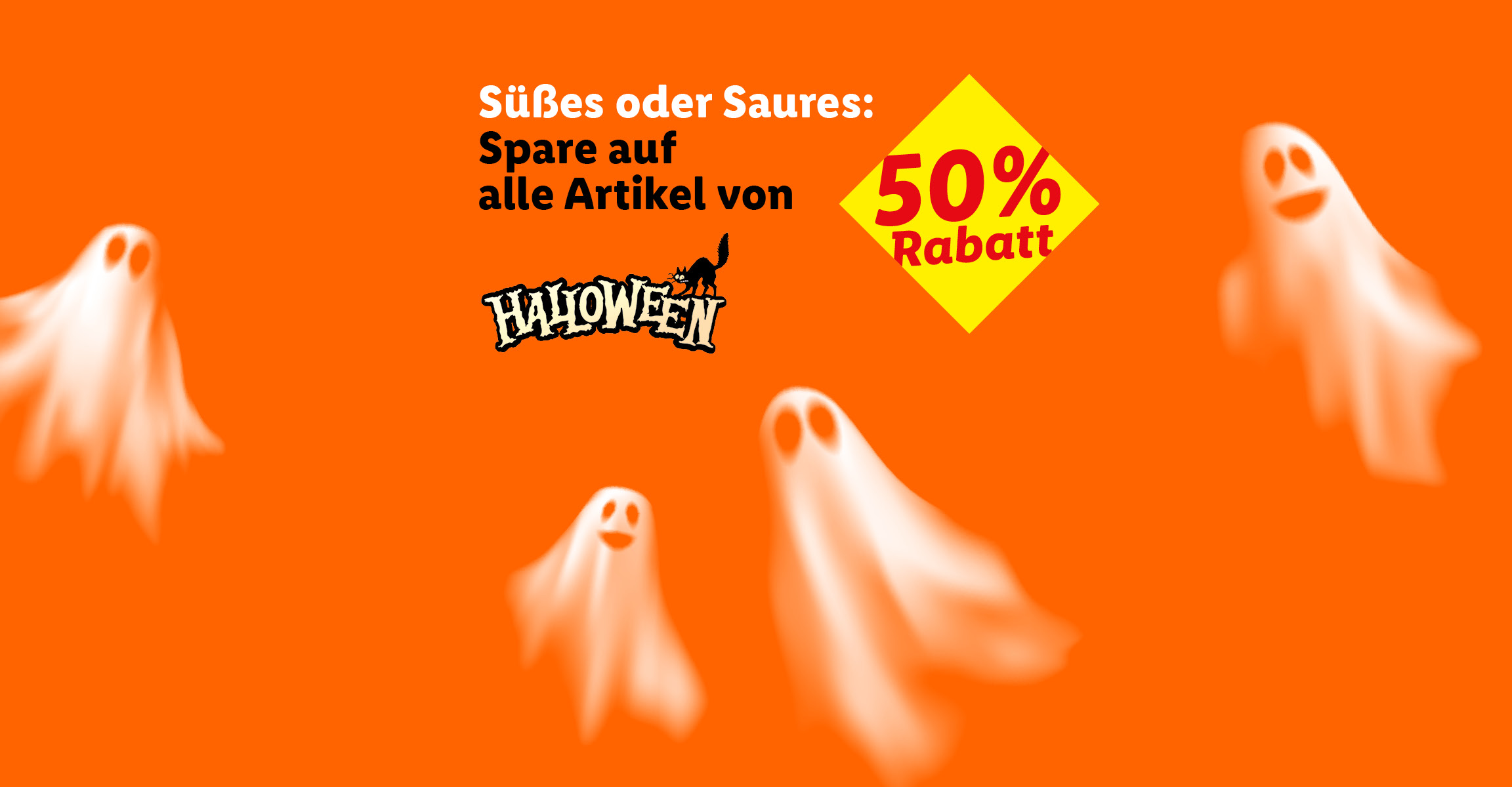 Halloween-Banner mit der Aufschrift 'Süßes oder Saures: Spare auf alle Artikel von Halloween' und einem gelben Rabattschild mit '50% Rabatt' vor orangefarbenem Hintergrund mit Gespenstern.