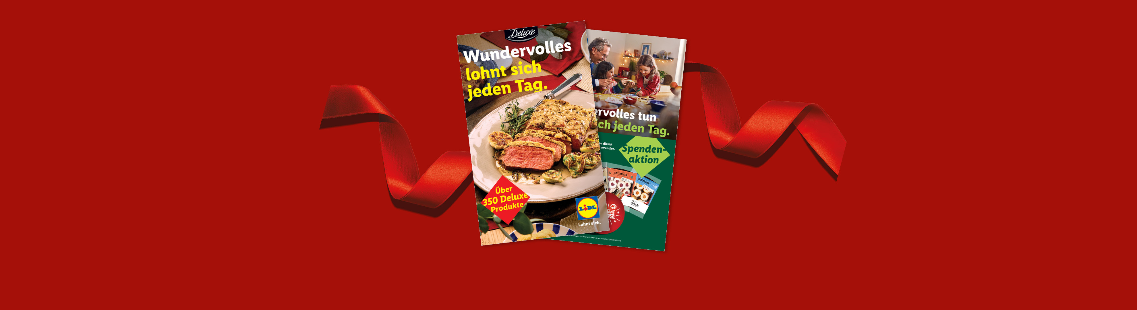 Lidl Deluxe Magazin mit festlichem Braten und Spendenaktion auf rotem Hintergrund mit Schleife.