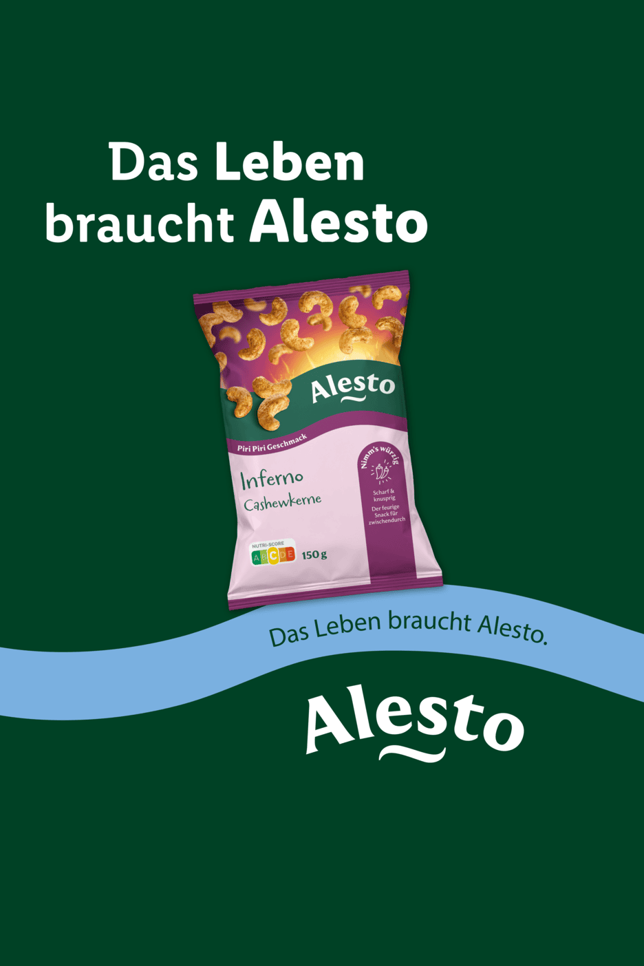 Eine Packung scharfe Cashewkerne mit Piri-Piri-Geschmack auf grünem Hintergrund.